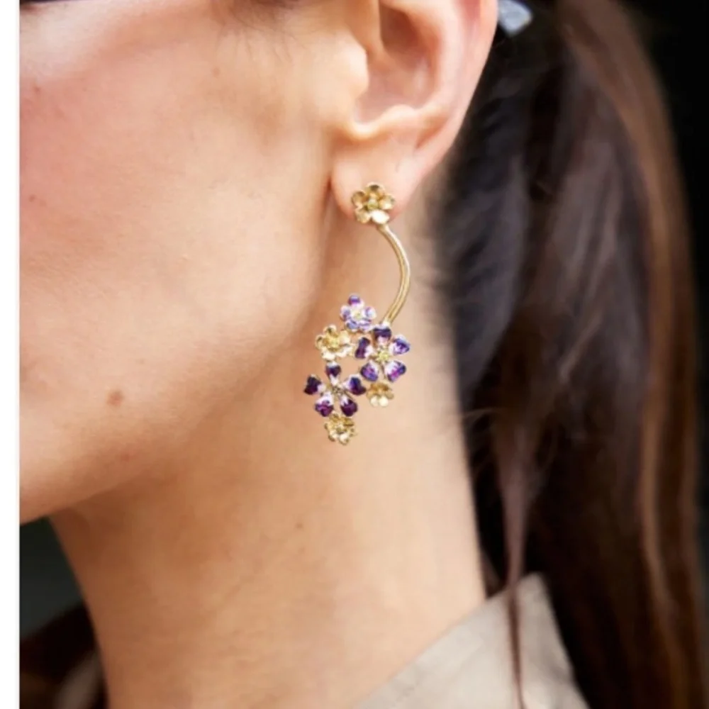 OSCAR DE LA RENTA • Flower Cluster Earrings Blue Enamel Gold Post Earrings